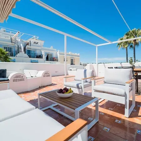 Aloha Pueblo Beautiful With Roof-terrace Next To Aloha Golf Апартаменти *