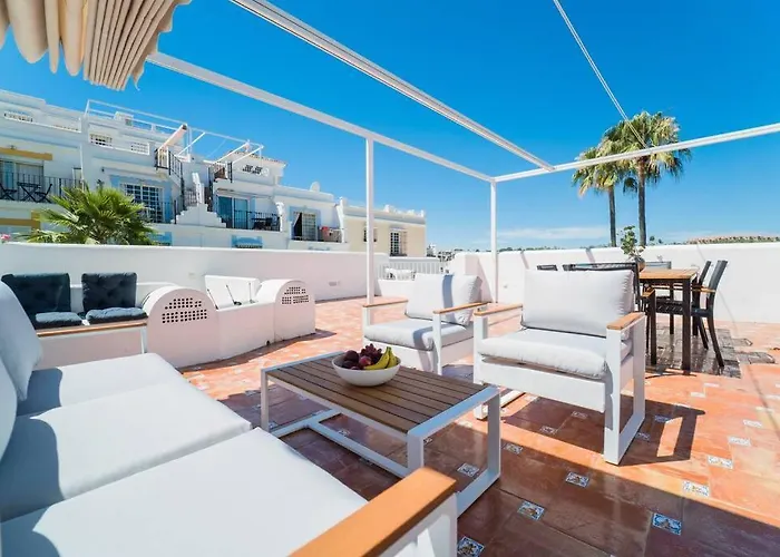 Aloha Pueblo Beautiful With Roof-terrace Next To Aloha Golf Апартаменти *