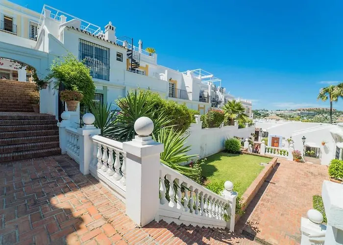 Aloha Pueblo Beautiful With Roof-terrace Next To Aloha Golf Apartman
